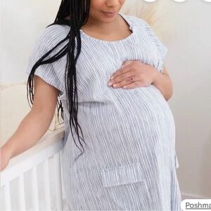 kindred bravely Universal Labor & Delivery Gown | Pinstripe XL-XXL